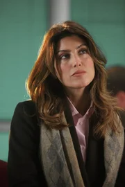 Der Tourist Lance Olson aus Iowa wird nach dem Essen mit seiner Frau in einem Edelrestaurant vor der Tür erschossen. Jackie Curatola (Jennifer Esposito) ermittelt ...