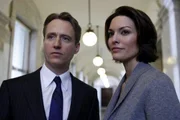 Michael Cutter (Linus Roache, l.); Connie Rubirosa (Alana De La Garza, r.)
