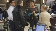 Die Ermittler (v.l.) Nick Amaro (Danny Pino), Odafin "Fin" Tutuola (Ice-T), Olivia Benson (Mariska Hargitay) und Amanda Rollins (Kelli Giddish) zweifeln an der Aussage einer Frau, die behauptet von ihrem Liebhaber vergewaltigt worden zu sein. Da die Beweise nicht reichen, bleibt kein anderer Ausweg, als ihn laufen zu lassen - mit fatalen Folgen.