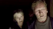 Chefermittler Wisting (Sven Nordin, re.) bekommt unerwartete Hilfe von Kriminaltechnikerin Kate Ulstrup (Ingjerd Egeberg, li.).