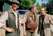 MDR Fernsehen ALINA (1), "Silverado in Gefahr", am Sonntag um 09:00 Uhr. Zwei, die sich gern kebbeln: Hofbesitzer Terjung (Wilfried Dziallas, 2.v.l.) und Golfhotelbesitzer Osthold (Michael Lesch, re). Entnervt wendet sich Joris (Jan Hendrick Heinzmann) ab.