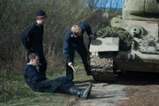 Tiger crew repairing tank tracks.