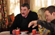 Der sonntägliche Kaffeeklatsch mit der Familie ist für Frank (Tom Selleck, l.) sehr wichtig ...