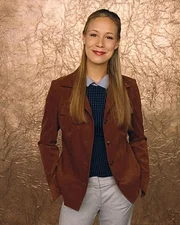 Liza Weil (Paris Geller).