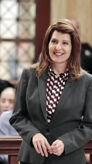 Hat Minonna Efrons (Nia Vardalos) Mandantin ihren Liebhaber kaltblütig ermordet?