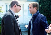 hr-fernsehen TATORT: HEIMATFRONT, Kriminalfilm, Deutschland 2011, Regie: Jochen A. Freydank, am Montag um 21:00 Uhr. Stefan Deininger (Gregor Weber, links) und Franz Kappl (Maximilian Brückner) sind sich nicht einig.