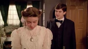 Felix King (Zachary Bennett), Adeline Hodgson (Laura Bertram) (v.l.)