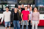 Julian checkt mit Psychologin Verena und einer Gruppe von Schauspielern, wie wir helfen können, wenn Anderen Unrecht geschieht.
