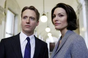 Die Staatsanwälte Cutter (Linus Roache) und Rubirosa (Alana De La Garza) müssen erkennen, dass der Angeklagte äußerst geschickt ihre Strategie untergräbt.