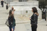 Jo Danville (Sela Ward, r.) ermittelt in einem Fall, wegen dem sie das FBI verließ. Ein Vergewaltiger, der damals nicht verurteilt wurde, hat offensichtlich wieder zugeschlagen. Serena Matthews (Jenn Proske) war eines seiner Opfer!