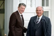 Ronald_Reagan (l.) und Mikhail Gorbachev (r.)