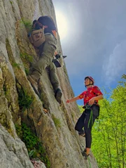 Die Protagonistin Carina Edlinger während des Drehs zu ServusTVs „Anders als Andere“ in St. Gilgen am Wolfgangsee, Salzburg, Österreich.