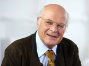 SWR Fernsehen NIE WIEDER KEINE AHNUNG - ARCHITEKTUR, FOLGE 3, "Die drei wichtigsten Menschen im System "Architektur"", am Sonntag um 10:45 Uhr. Professor Raimund Wünsche, leitender Sammlungsdirektor der Glyptothek und Staatlichen Antikensammlung München.