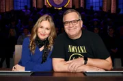 Rateteam-Kapitän Elton (r.) mit Schauspielerin Stefanie Stappenbeck (l.).
