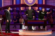 Moderator Kai Pflaume (l.), sein Rateteam-Kapitän Elton (r.) und der Schauspieler Thomas Rühmann.