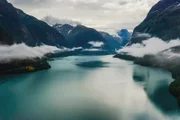 Fjorde durchziehen die Landschaft Norwegens. Sie boten den Wikingern einen sicheren Rückzugort und Ankerplatz für ihre Schiffe.