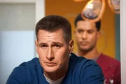 Dr. Drew Alister (Brendan Fehr)