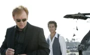 Der Mordermittler Jake Berkeley (Johnny Whitworth, r.) soll Lt. Horatio Caine (David Caruso, l.) und seinem Team bei den Ermittlungen im aktuellen Fall helfen ...