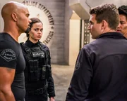 (v.li.): Shemar Moore (Daniel ‚Hondo‘ Harrelson), Lina Esco (Christina Alonso), Alex Russell (Jim Street), David Lim (Victor Tan).