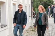 L-R: Simon Steininger (Michael Steinocher), Penny Lanz (Lilian Klebow).
