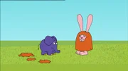 Der Elefant ist überrascht, denn der Hase hat sich als Monster verkleidet.