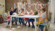 Alex und die Kinder kochen heute mit Kürbissen.