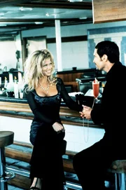 Donna (Donna D´Errico) glaubt, in Gavin (Don Diamont) endlich ihren Traummann gefunden zu haben.
