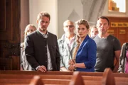 Martin Kleeberg (David Miesmer, 2.v.l.), Ingrid Kleeberg (Magdalena Kronschläger, 3.v.r.).