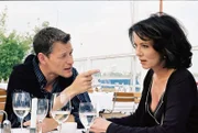 Steffen Vandenberg (Steffen Wink, l.); Nina Vandenberg (Iris Berben, r.)