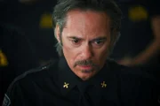 Vince Leone (Billy Burke)