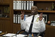 Ray Holt (André Braugher)