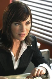Der Vater der gefürchteten Kunstfehler-Anwältin Neena Broderick (Julianna Margulies) wird ins Sacred Heart eingeliefert und ausgerechnet J.D. mit dessen Behandlung beauftragt, was natürlich großes Entsetzen bei ihm auslöst ...