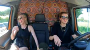 Setty (li.) und Zoe unterwegs nach Italien