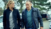 Vicky berichtet Semir vom Treffen mit ihrem Ex-Freund und dessen Chef.