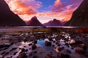 Der Milford Sound ist eine von Neuseelands ber&uuml;hmtesten Naturikonen. Lange Zeit wurde der Fjord von Seefahrern &uuml;bersehen. Erst im Jahr 1812 wurde er von Europ&auml;ern entdeckt.