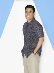 (2. Staffel) - Hat sich an sein neues Leben in der Vorstadt von Orlando, Florida gewohnt: Familienoberhaupt Louis Huang (Randall Park).