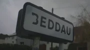 Im walisischen Beddau sagen sich Fuchs und Hase gute Nacht. Doch wühlt ein Leichenfund das Dorf auf.