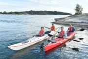 Nach anfänglicher Skepsis über Max Pargers’ (Florian Silbereisen, 2.v.r.) Teambuilding-Maßnahme sind Hanna Liebhold (Barbara Wussow, l.), Dr. Jessica Delgado (Collien Ulmen-Fernadnes, 2.v.l.) und Martin Grimm (Daniel Morgenroth, r.) begeistert dabei.