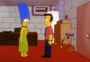 Marge (li.) meldet Reverend Lovejoy, dass Flanders verschwunden ist.