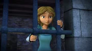 Bianca hofft, dass ihre Freunde sie retten können.