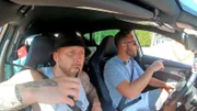 Pech bei Sascha (re.) und Dennis - sie verpassen die Campingplatz-Öffnungszeiten und stehen vor verschlossener Schranke.