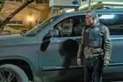 Hank Voight (Jason Beghe)