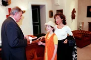 (v.li.): Klaus Wildbolz (Wenzel Hofer), Irmgard Pelikan (Caroline Feldmann), Andrea Eckert (Frau Feldmann).
