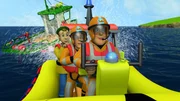 Feuerwehrmann Sam kann Charlie und die Kinder retten.