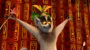 Seit seine Eltern auf der Insel sind, hat King Julien verrückte Träume.