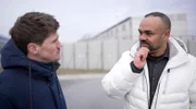 Frank Seibert und Manuel Matzke vor der JVA Zeithain (Sachsen), er saß 6 Jahre hinter Gitter und berichtet über seine persönlichen Knast-Erfahrungen.