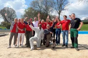 Yared, der Verein Freibad Duvenstedt e.V. und die freiwilligen Helfer.