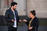 Baris (Metehan Demiröz) wird von Nuray (Lilay Huser) ermutigt, Cecilia nicht aufzugeben.