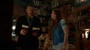 Jen (Máiréad Tyers) erforscht mit George (Julian Barratt) ihre eigene Psyche – und ergründet dabei ihre tiefsten Ängste.