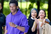 Kai Münster gewinnt das Rennen (v.li.: Bless Amada, Janina Hartwig, Nikola Norgauer).